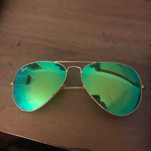 Green flash Ray Ban aviators